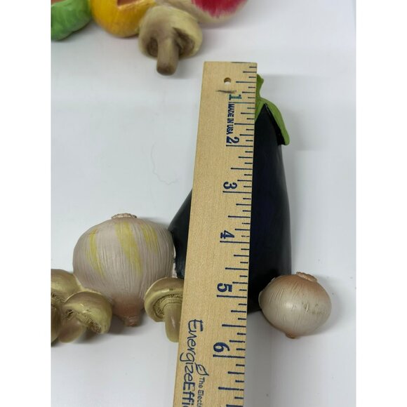 Vintage Mid-Century Vegetable Kitchen Wall Decor | Set of 3 Retro Resin Plaques - Picture 8 of 10